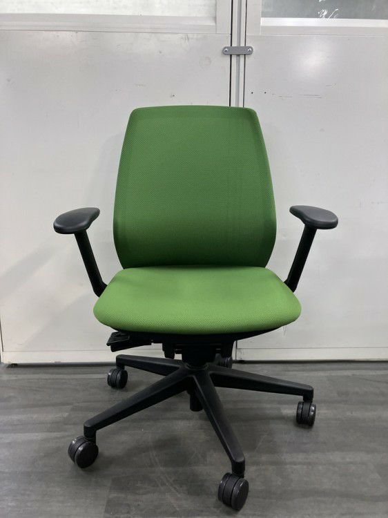 ウチダ（内田洋行）ニンバスチェア 固定肘付ニンバスチェア 商品画像2