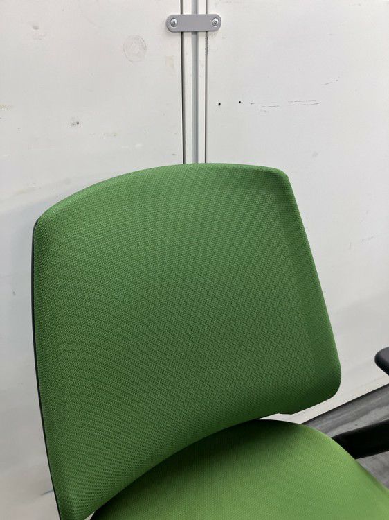 ウチダ（内田洋行）ニンバスチェア 固定肘付ニンバスチェア 商品画像5