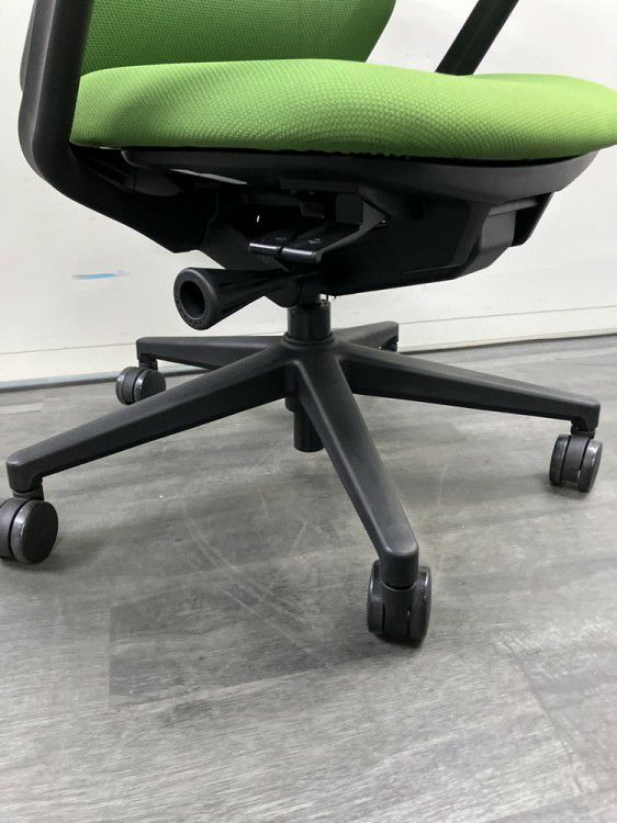 ウチダ（内田洋行）ニンバスチェア 固定肘付ニンバスチェア 商品画像8