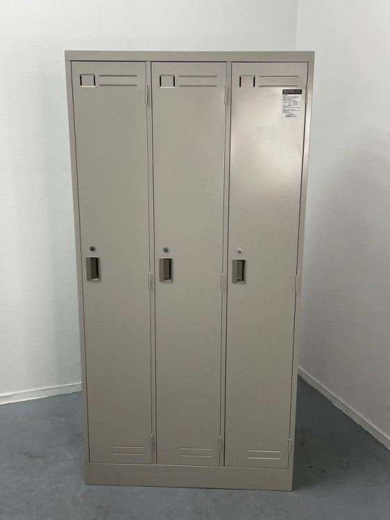 コクヨLKシリーズ　（コクヨ） 3人用ロッカー 商品画像2