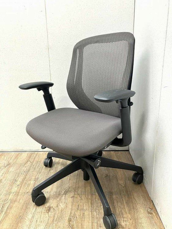 オカムラ 可動肘付シルフィーチェア C681XR FMR2 | 無限堂ネットショップ