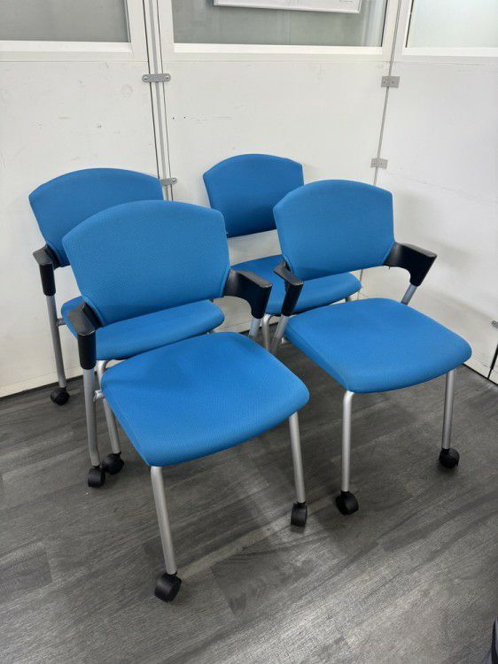 コクヨプロッティシリーズ プロッティチェア4脚セット 商品画像1