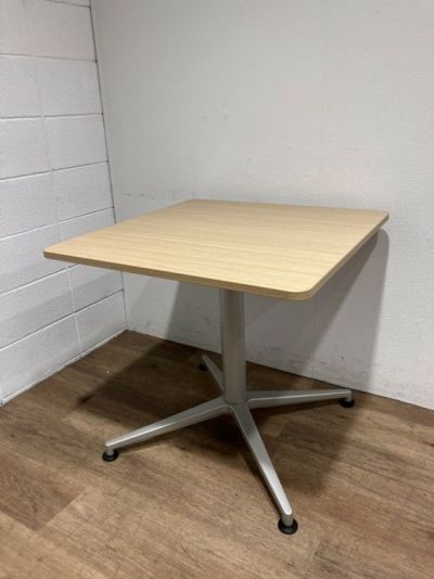 イトーキDEシリーズ 角テーブル 商品画像1