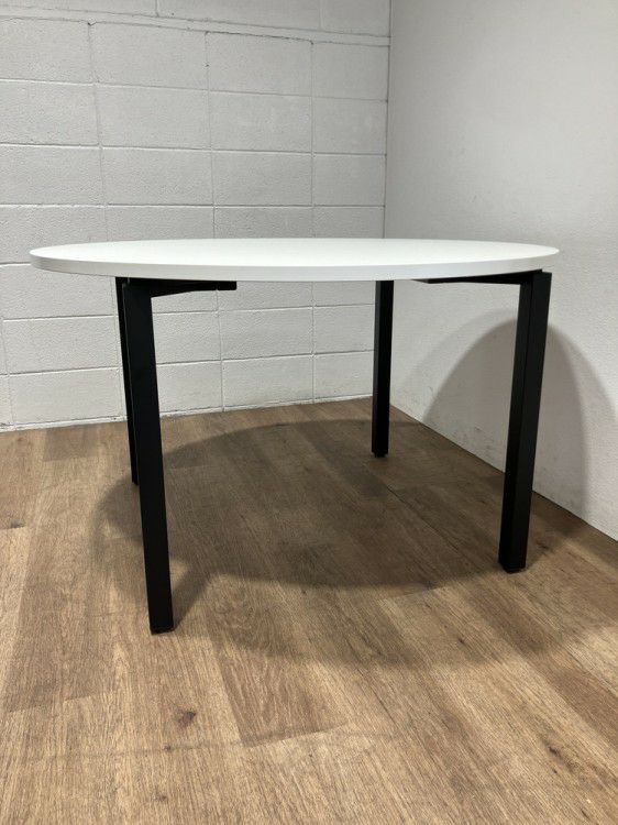 コクヨワークフィットシリーズ 1200丸テーブル 商品画像3