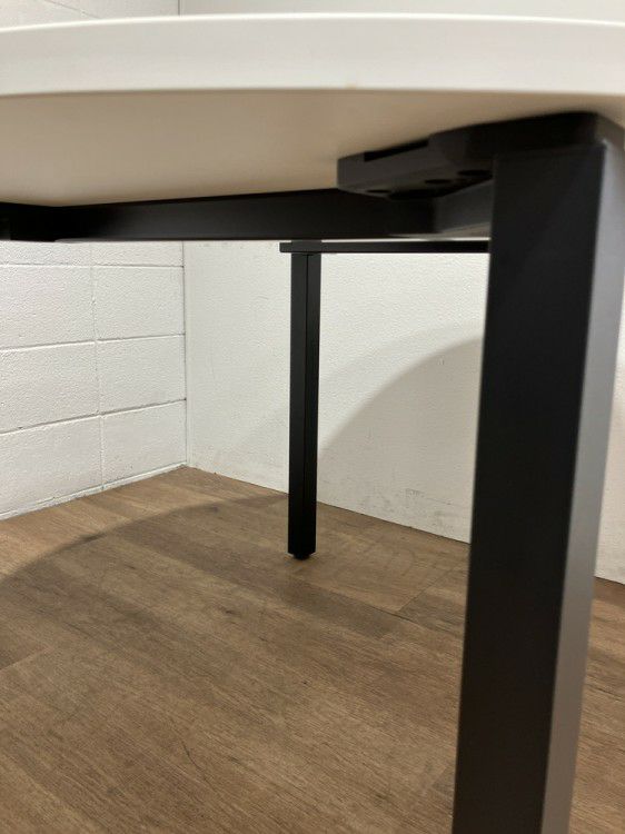 コクヨワークフィットシリーズ 1200丸テーブル 商品画像6