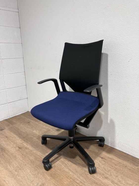 Wilkhahn（ウィルクハーン）モダス（Modus）チェア 固定肘付モダスチェア 商品画像1