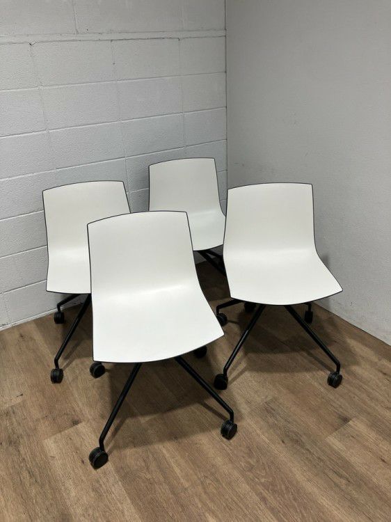 arper（アルペール）キャティファ46シリーズ ミーティングチェア4脚セット 商品画像1