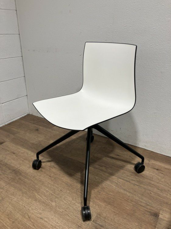 arper（アルペール）キャティファ46シリーズ ミーティングチェア4脚セット 商品画像2