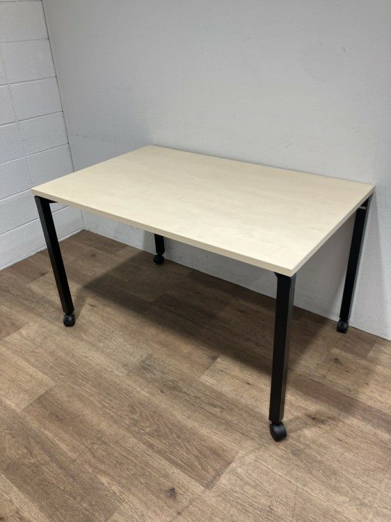 コクヨJUTO（ジュート）シリーズ ミーティングテーブル 商品画像1