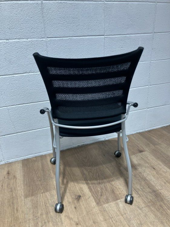 イトーキプリエ2シリーズ ネスティングチェア4脚セット 商品画像4