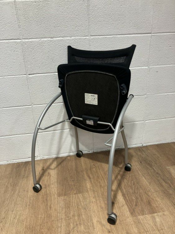 イトーキプリエ2シリーズ ネスティングチェア4脚セット 商品画像5