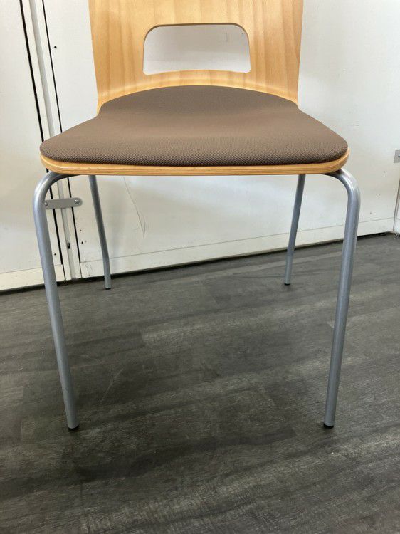 イトーキオルノ（orno）シリーズ スタッキングチェア 商品画像6