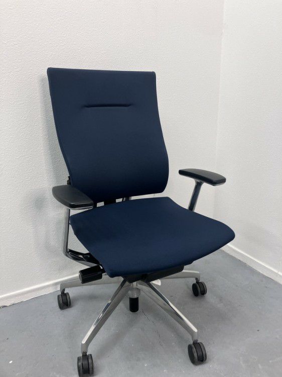 イトーキ 固定肘付スピーナチェア KE-715GV | 無限堂ネットショップ