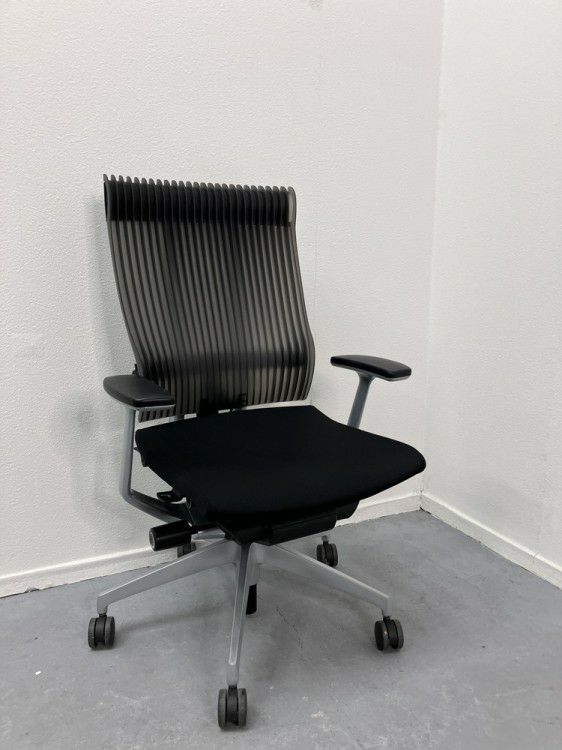 イトーキスピーナ（Spina）チェア 固定肘付スピーナチェア　 商品画像1