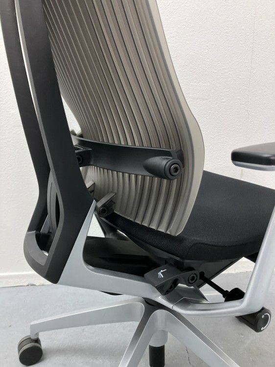 イトーキスピーナ（Spina）チェア 固定肘付スピーナチェア　 商品画像9