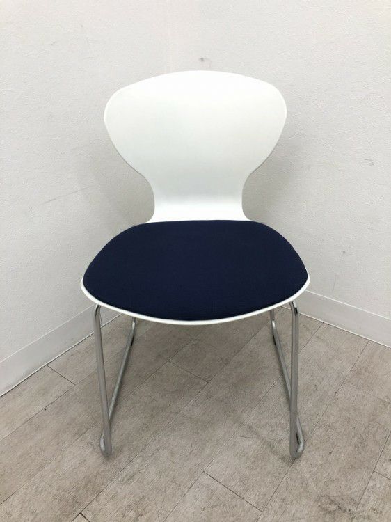 オカムラ9370シリーズ スタッキングチェア 商品画像2