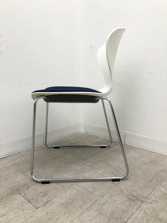 オカムラ9370シリーズ スタッキングチェア 商品画像3