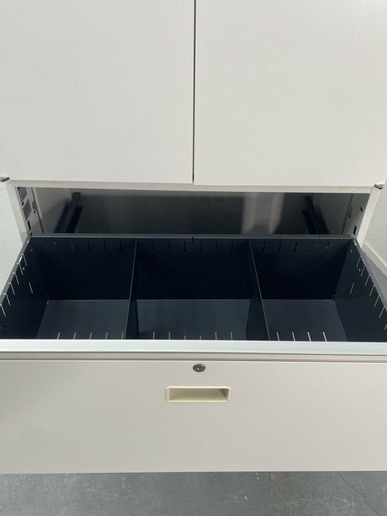 イトーキシンラインシリーズ 両開きラテラル上下書庫 商品画像11