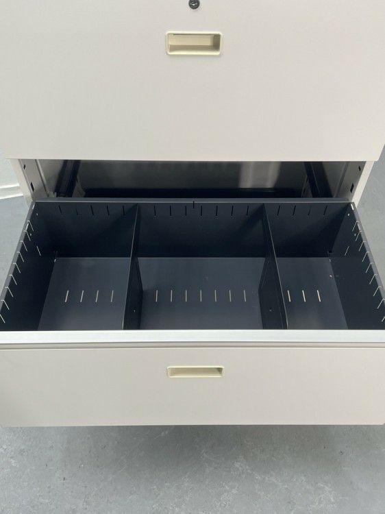 イトーキシンラインシリーズ 両開きラテラル上下書庫 商品画像12