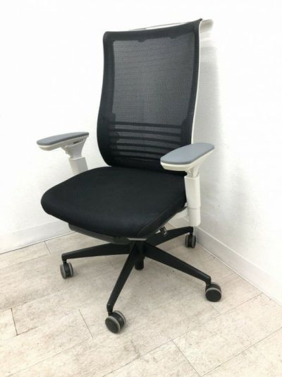 プラスBezel(ベゼル)チェア 可動肘付ベゼルチェア 商品画像1