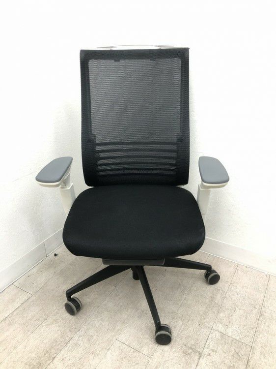 プラスBezel(ベゼル)チェア 可動肘付ベゼルチェア 商品画像2