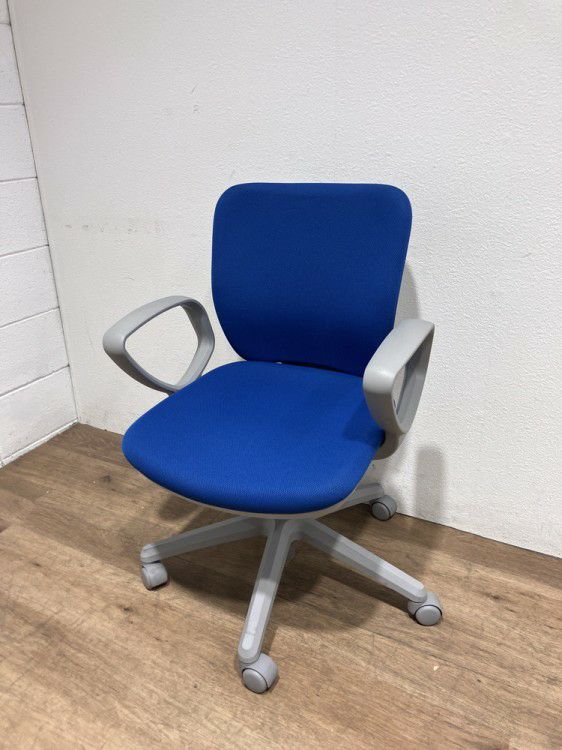 ライオンNo.290シリーズ 固定肘付オフィスチェア 商品画像1