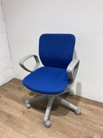 ライオンNo.290シリーズ 固定肘付オフィスチェア 商品画像1