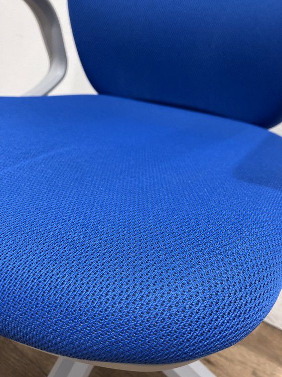 ライオンNo.290シリーズ 固定肘付オフィスチェア 商品画像3