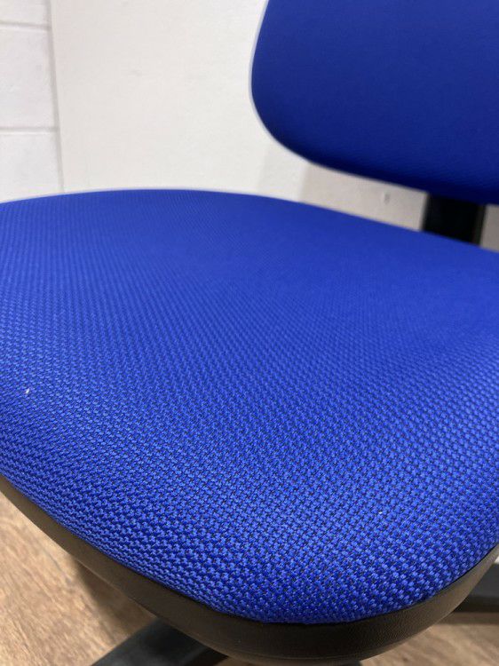 ライオンコンパクトチェアシリーズ オフィスチェア 商品画像3