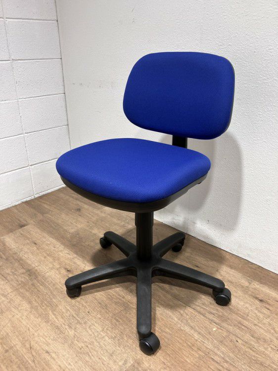 ライオンコンパクトチェアシリーズ オフィスチェア 商品画像8