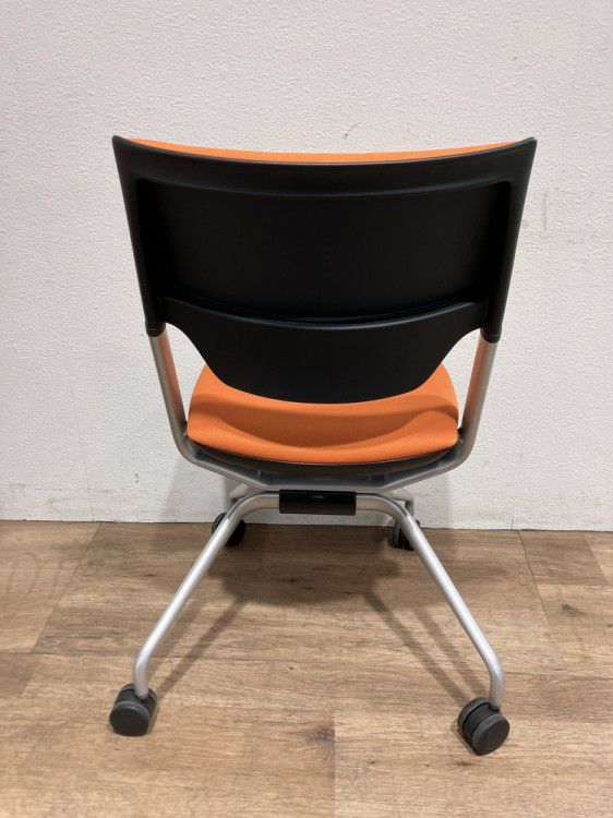 イトーキレクシブシリーズ ネスティングチェア4脚セット 商品画像7