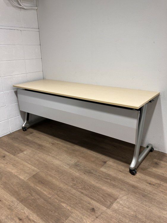 イトーキコンシアシリーズ サイドスタックテーブル 商品画像1