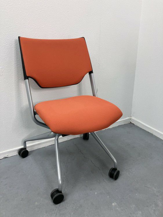 イトーキレクシブシリーズ レクシブチェア 商品画像1