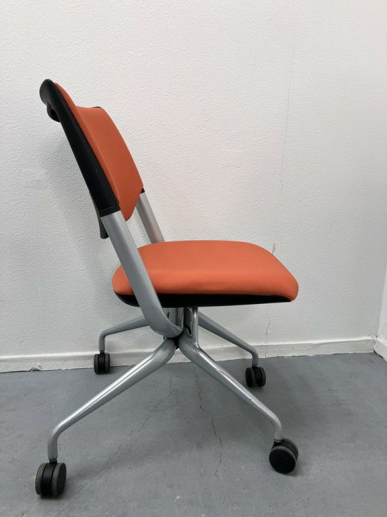 イトーキレクシブシリーズ レクシブチェア 商品画像3