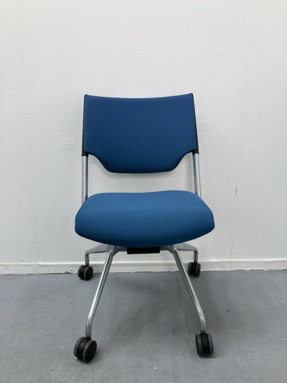 イトーキレクシブチェア 商品画像2