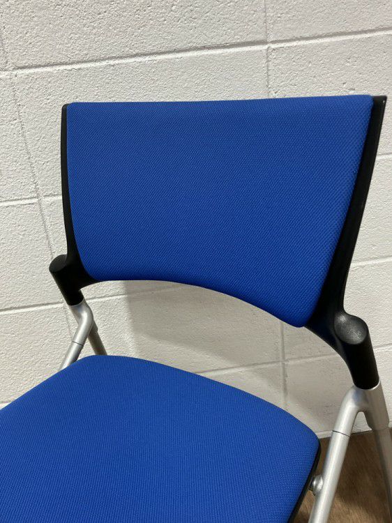 イトーキマノス(MANOSS)シリーズ ネスティングチェア４脚セット 商品画像6