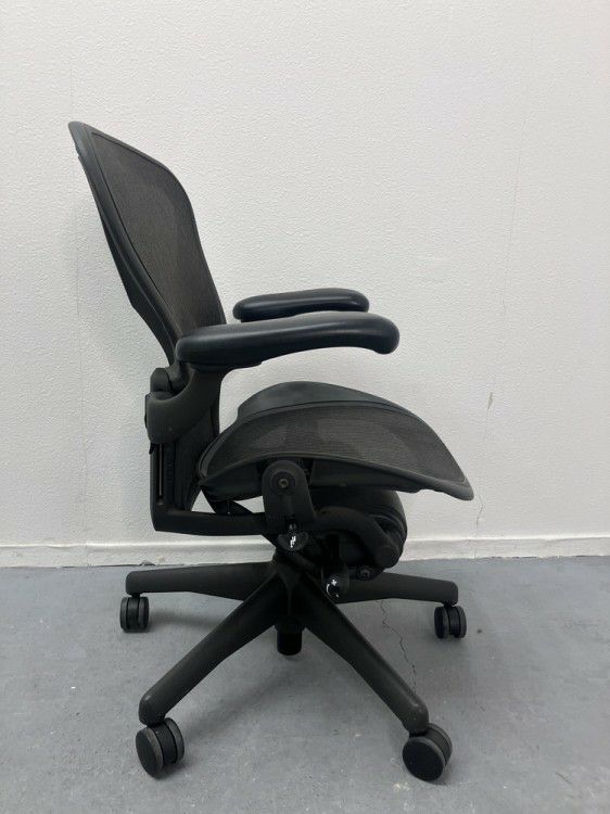 HermanMiller（ハーマンミラー）可動肘付アーロンチェア 商品画像3