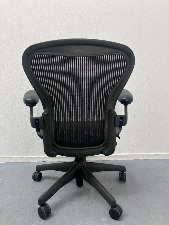 HermanMiller（ハーマンミラー）可動肘付アーロンチェア 商品画像4