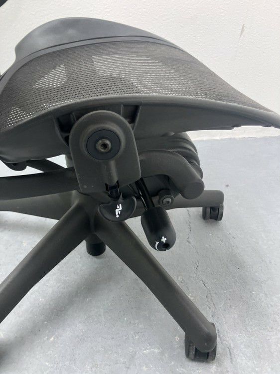 HermanMiller（ハーマンミラー）可動肘付アーロンチェア 商品画像9