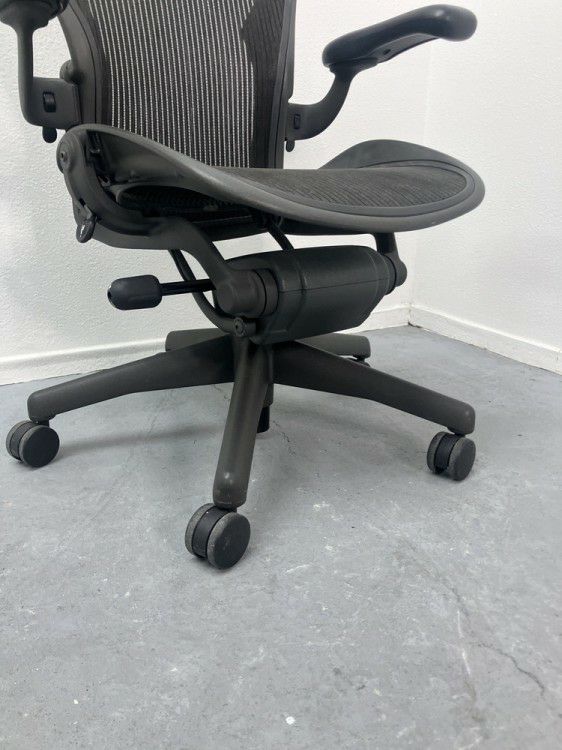 HermanMiller（ハーマンミラー）可動肘付アーロンチェア 商品画像11