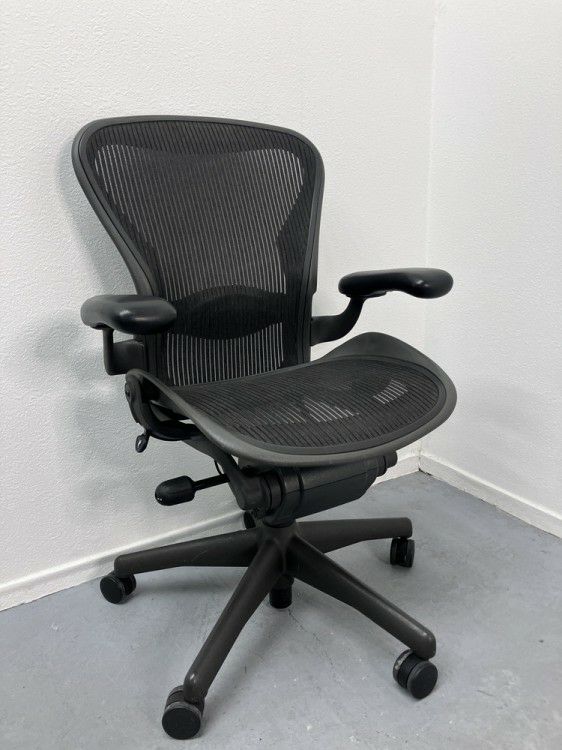 HermanMiller（ハーマンミラー）固定肘付アーロンチェア 商品画像1