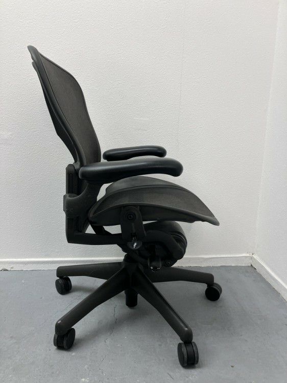 HermanMiller（ハーマンミラー）固定肘付アーロンチェア 商品画像3