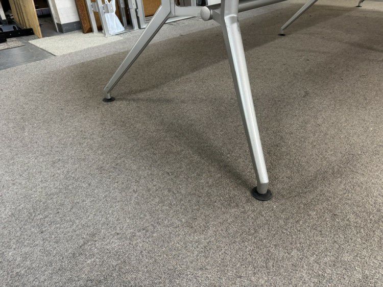 イトーキDDシリーズ 3200ミーティングテーブル 商品画像7