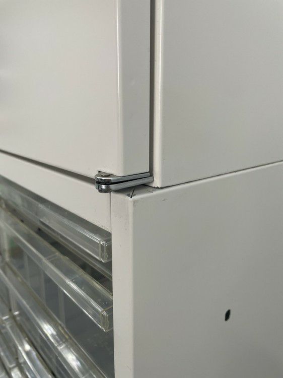 イトーキシンラインシリーズ 両開きクリアトレー上下書庫 商品画像5