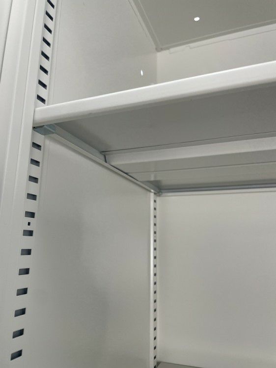 イトーキシンラインシリーズ 両開きクリアトレー上下書庫 商品画像10