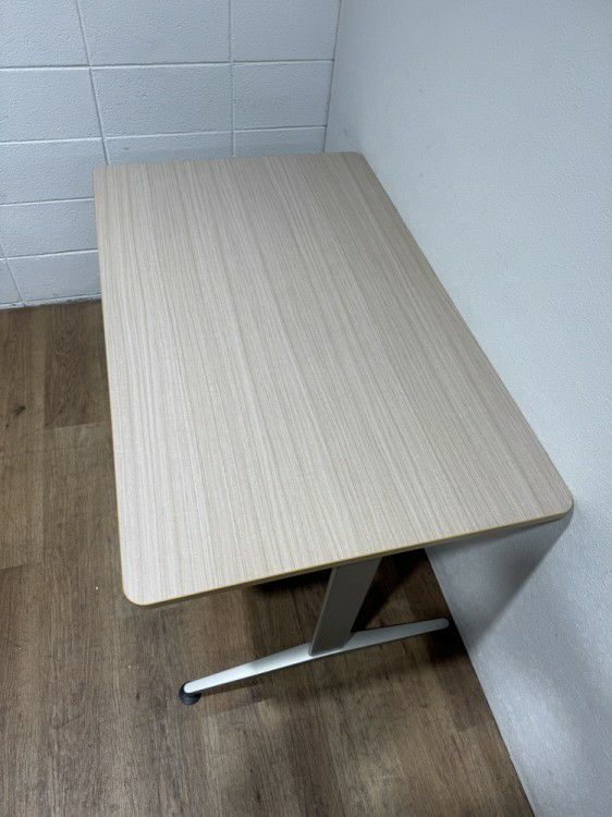 イトーキDEシリーズ ミーティングテーブル 商品画像2