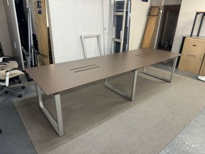 イトーキインフューズシリーズ 3200ミーティングテーブル 商品画像1