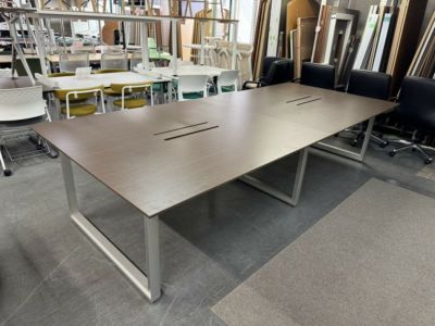 イトーキインフューズシリーズ 3200ミーティングテーブル 商品画像1