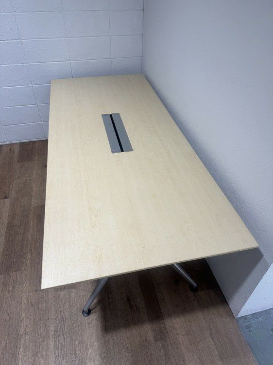 イトーキDDシリーズ ミーティングテーブル 商品画像2