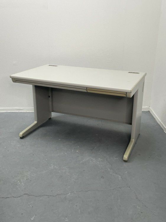 オカムラSDシリーズ 1200平デスク 商品画像1